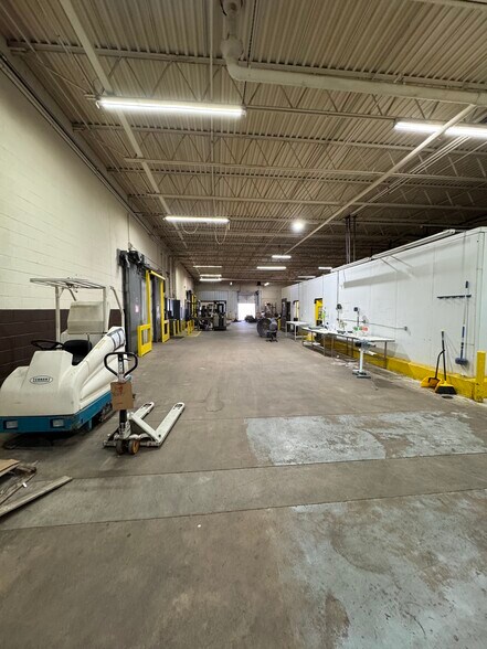 More Photos Of 8716 SE 15th St, Oklahoma City Distribution For Sale