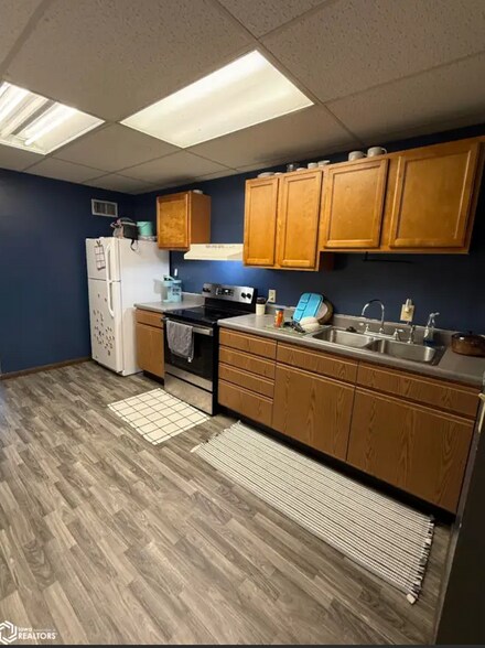 More Photos Of 113 N Jefferson St, Mount Pleasant Office For Sale