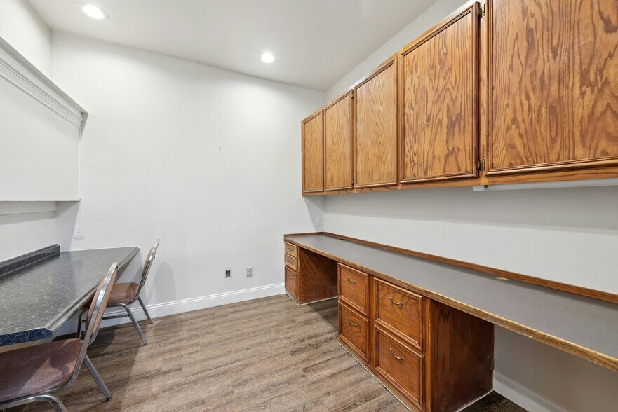 More Photos Of 7685 Northcross Dr, Austin Office For Lease