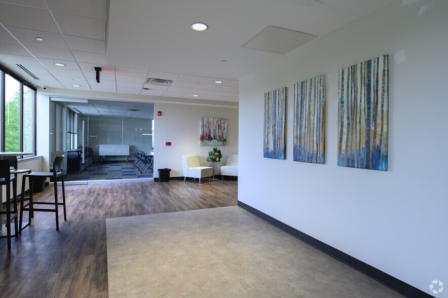 More Photos Of 1301 Virginia Dr, Fort Washington Office For Lease