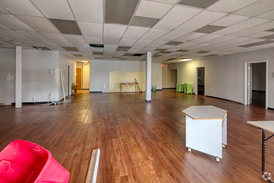 More Photos Of 5321 E Fowler Ave, Tampa General Retail For Lease