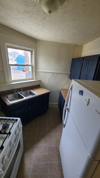 More Photos Of 55-57 E Main St, Alliance Apartments For Sale