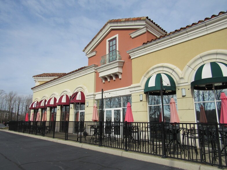 More Photos Of 5860 Harbour View Blvd, Suffolk Unknown For Lease