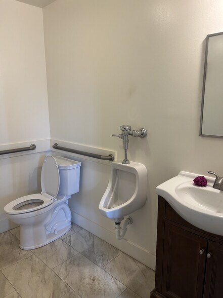 More Photos Of 205 Fleming St, Williamsport Self Storage For Lease