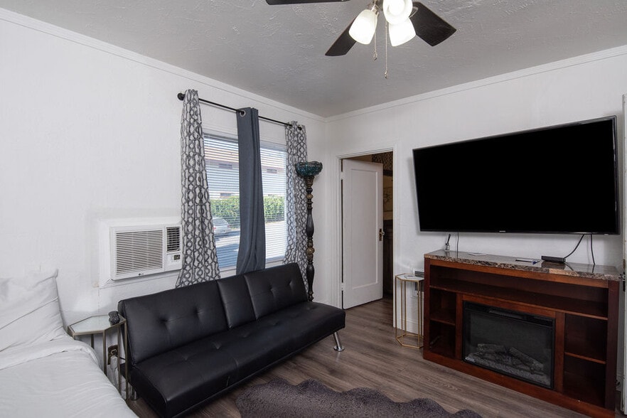 More Photos Of 18239 Main St, Jamestown Hotel For Sale