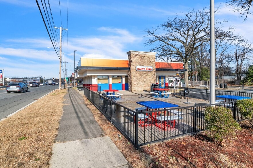 More Photos Of 1535 Memorial Dr, Chicopee Restaurant For Sale