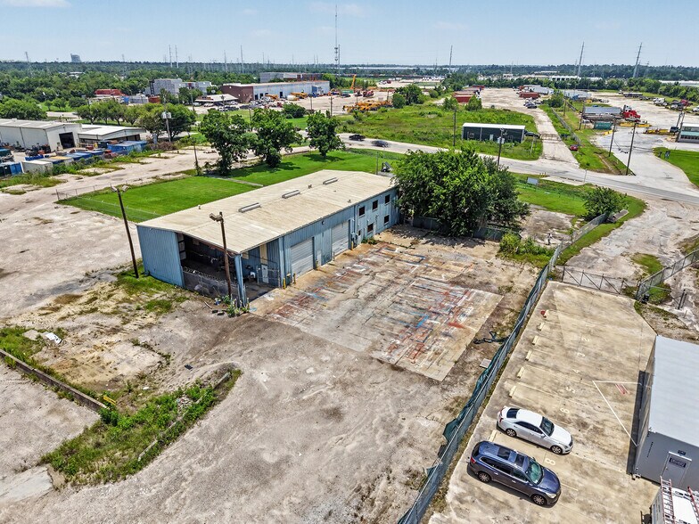 More Photos Of 3807 Oates Rd, Houston Showroom For Lease