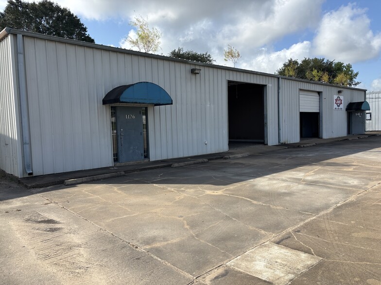 Primary Photo Of 1120-1132 County Road 129, Alvin Warehouse For Lease