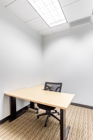 More Photos Of 7500 College Blvd, Overland Park Coworking Space