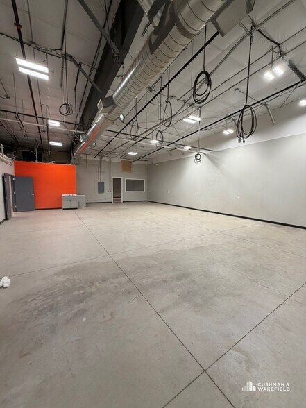 More Photos Of 5000 Goodman St, Timnath Showroom For Sale