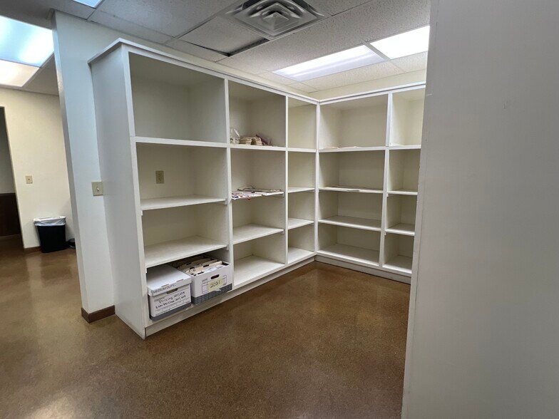 More Photos Of 4301 Danhil Dr, Brownwood Manufacturing For Lease