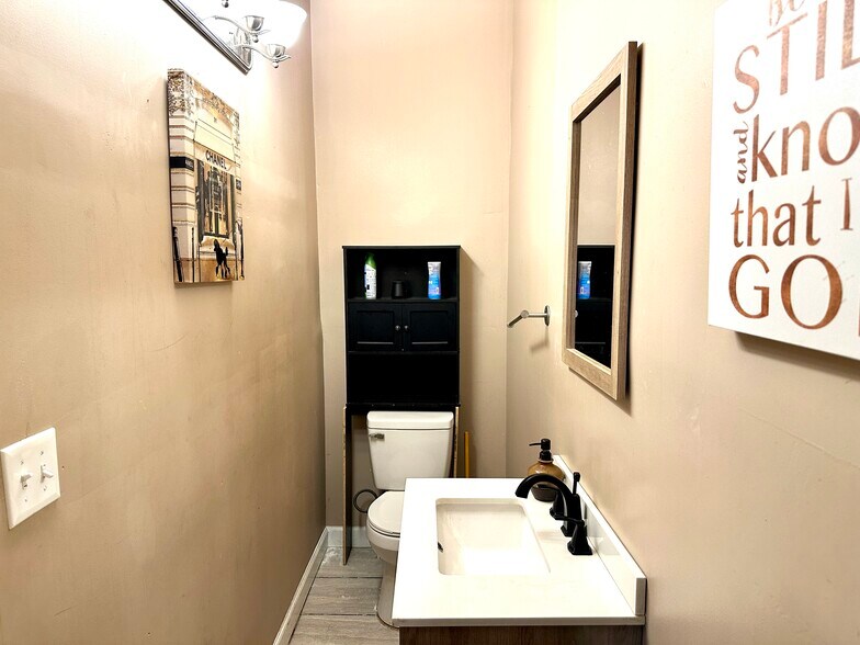 More Photos Of 1 N Fulton Ave, Baltimore Religious Facility For Lease