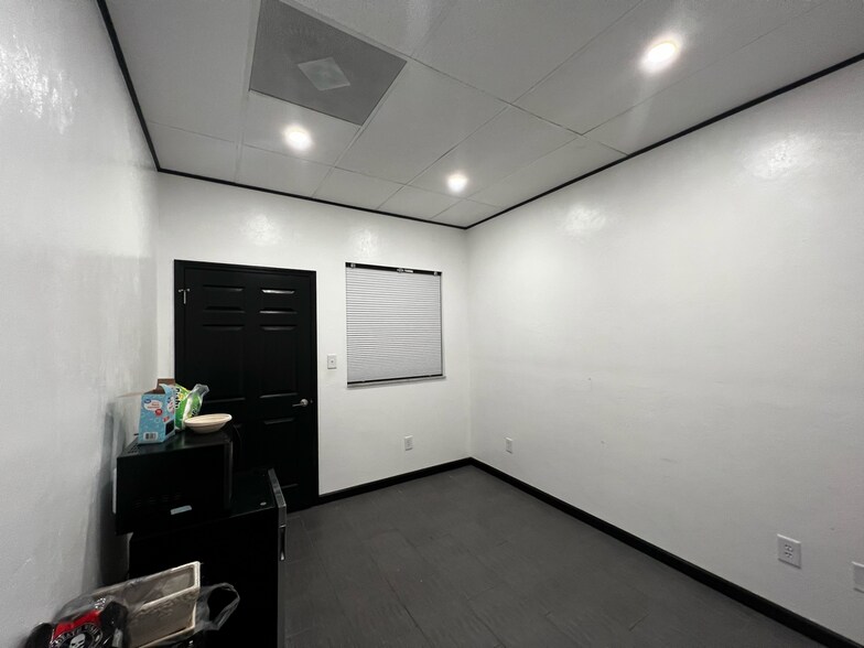 More Photos Of 1724 NE 2nd St, Gainesville Light Manufacturing For Sale