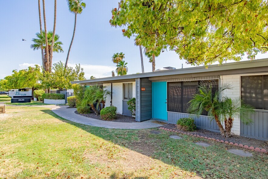 More Photos Of 2620 N 40th St, Phoenix Apartments For Sale