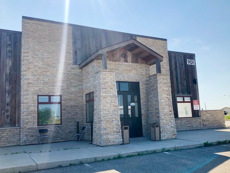 More Photos Of 901 Elm St, Tioga Freestanding For Sale