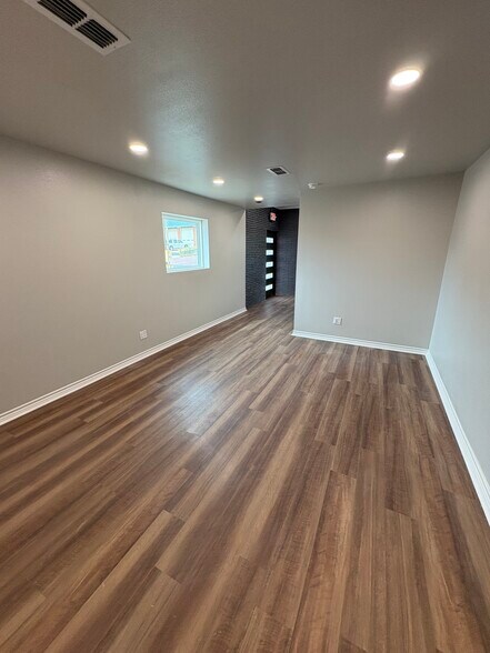 More Photos Of 316 Bonner Ave, Tyler Office For Lease