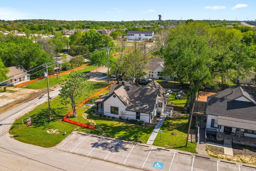 More Photos Of 148 Elm St, Keller Freestanding For Sale