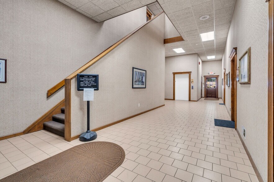 More Photos Of 800 The Plaza, Sea Girt Office For Sale
