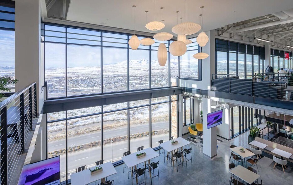 More Photos Of 4100 N Chapel Ridge Rd, Lehi Office For Sale