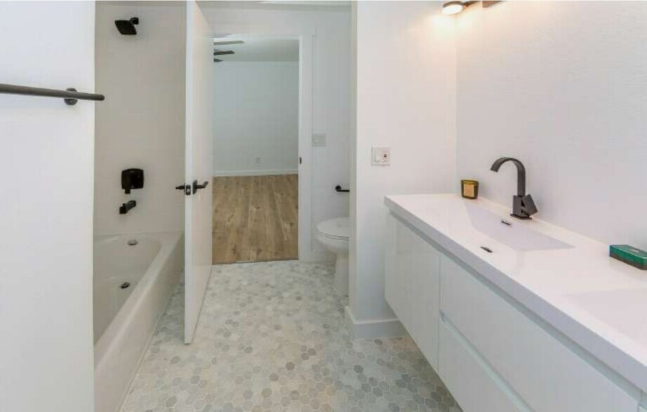 More Photos Of 2640 Dalton Ave, Los Angeles Apartments For Sale