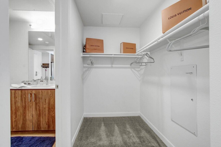 More Photos Of 6625 Reseda Blvd, Reseda Apartments For Lease