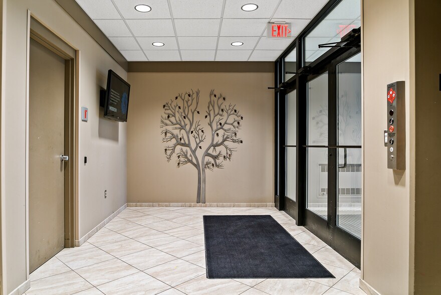 More Photos Of 5800 Gratiot Rd, Saginaw Office For Lease