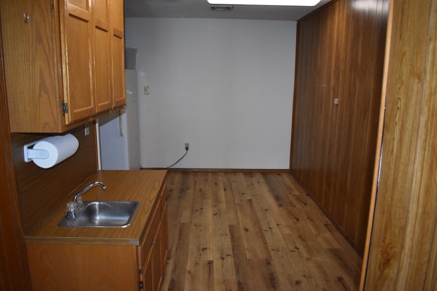 More Photos Of 4802 S Muskogee Ave, Tahlequah Office For Lease
