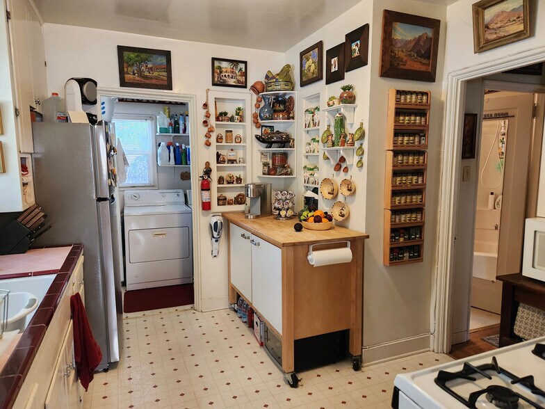 More Photos Of 823-825 Wheeler St, Santa Rosa Apartments For Sale