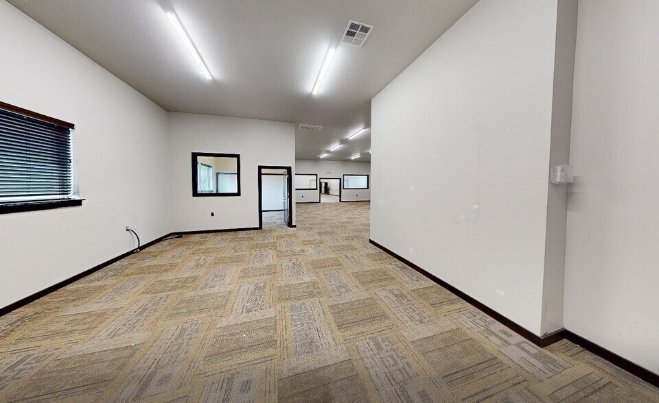 More Photos Of 1716 Signal Ridge Dr, Edmond Office For Sale