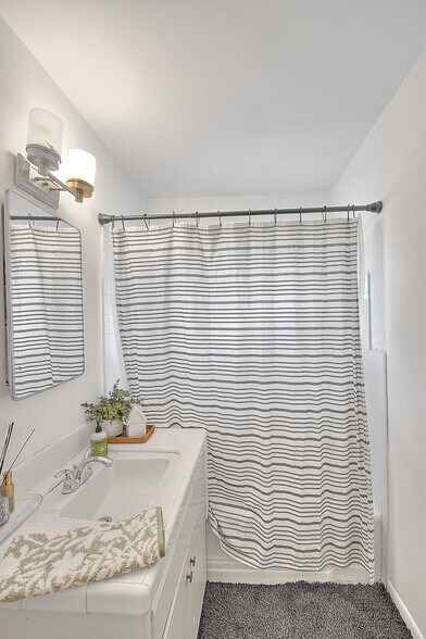 More Photos Of 275-299 Monte Vista St, La Habra Apartments For Sale