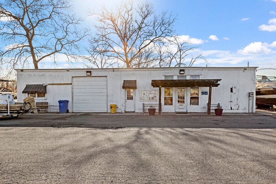 More Photos Of 625 Harrison St, Riverside General Retail For Sale