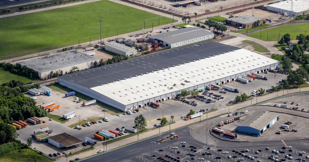 More Photos Of 411 Brisbane St, Houston Warehouse For Lease