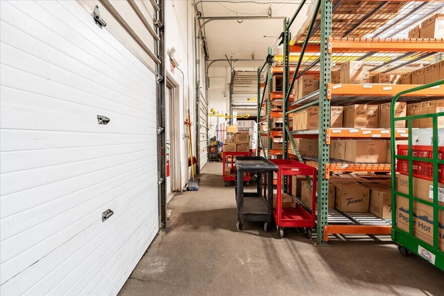 More Photos Of 1502 Minnie St, Fairbanks Industrial For Sale