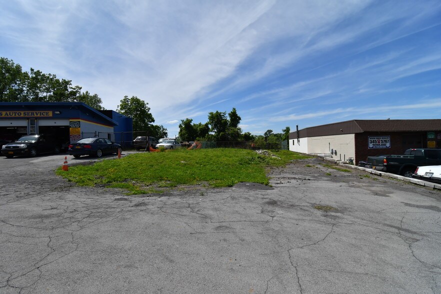 More Photos Of 1601 Lemoyne Ave, Syracuse Auto Repair For Sale