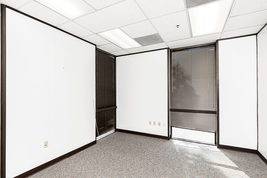 More Photos Of 11550 Newcastle Ave, Baton Rouge Office For Lease