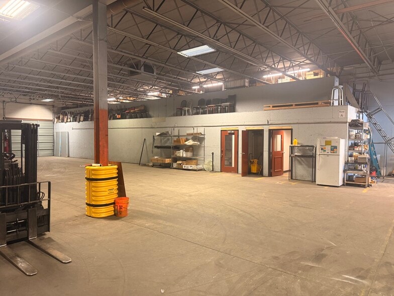 More Photos Of 6146 Molloy Rd, East Syracuse Industrial For Lease
