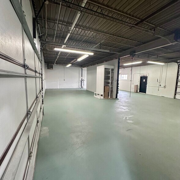 More Photos Of 710 Dawn St, Richmond Warehouse For Lease