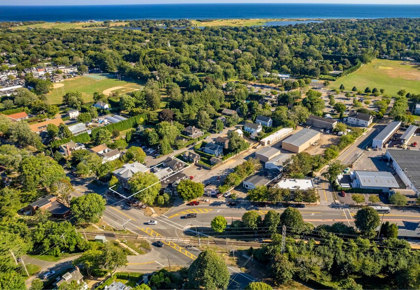 More Photos Of 105-107 Newtown Ln, East Hampton Storefront Retail Residential For Sale