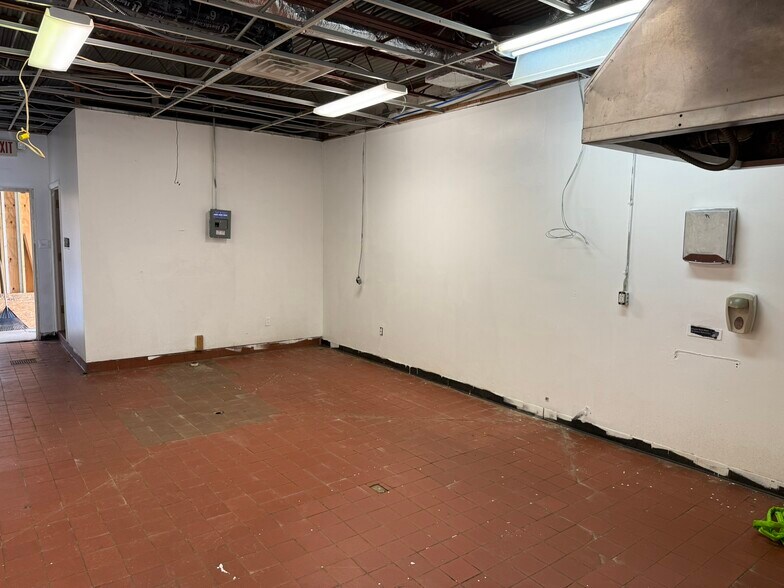 More Photos Of 2410 Dudley Ave, Parkersburg Freestanding For Sale