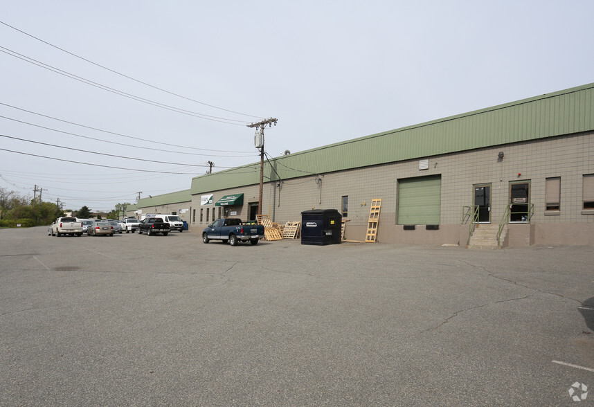 More Photos Of 35 Industrial Pky, Woburn Warehouse For Lease