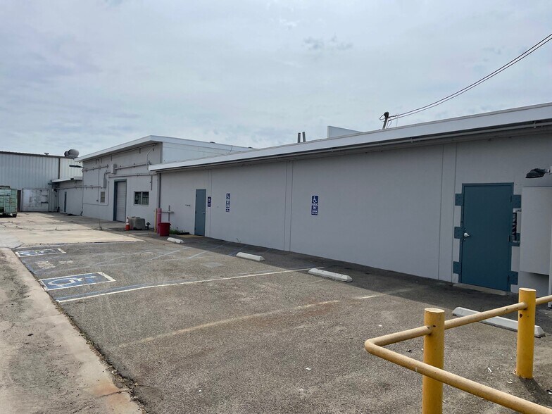 More Photos Of 720 Pacific Ave, Oxnard Warehouse For Sale