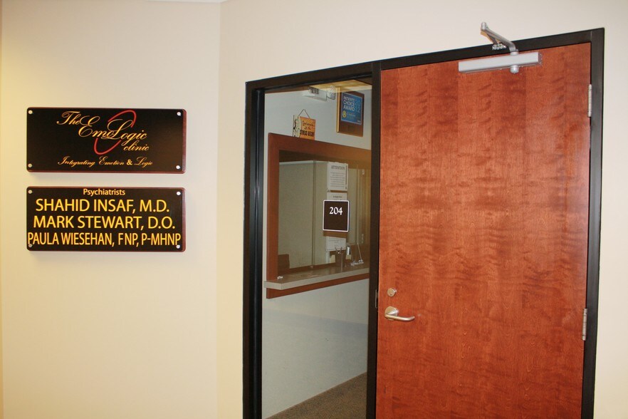 More Photos Of 500 W Main St, Branson Office For Lease