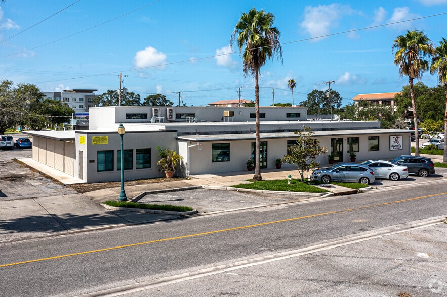 More Photos Of 2280 Main St, Sarasota Freestanding For Lease