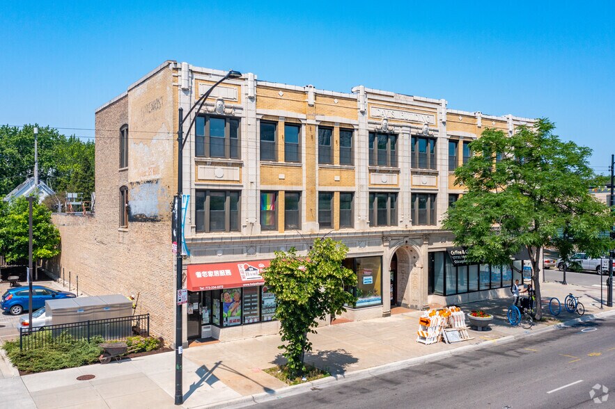 More Photos Of 5250 N Broadway St, Chicago Storefront For Sale