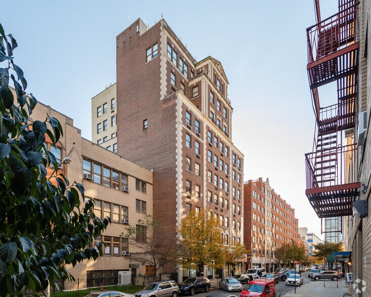 More Photos Of 89-31 161st St, Jamaica Office For Lease