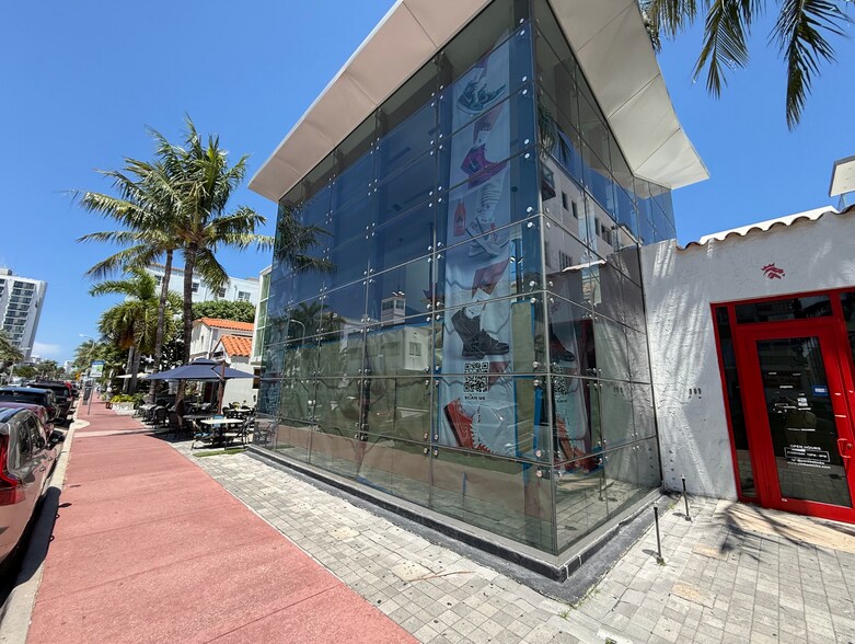 More Photos Of 909 Collins Ave, Miami Beach Restaurant For Sale