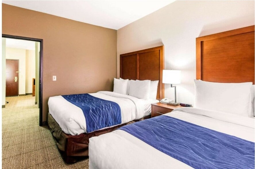 More Photos Of 7014 Will Clayton Pky, Humble Hotel For Sale