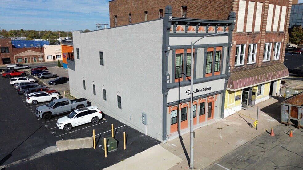 More Photos Of 28 W 9th St, Anderson General Retail For Sale