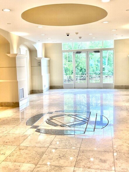 More Photos Of 12455 Ridgedale Dr, Minnetonka Office For Lease