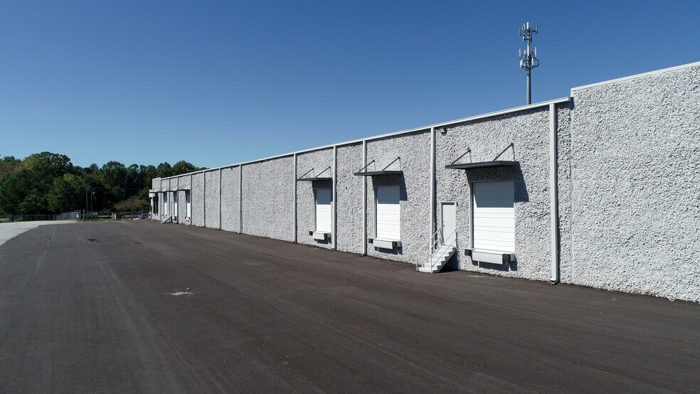 More Photos Of 2211 Lithonia Industrial Blvd, Lithonia Warehouse For Lease